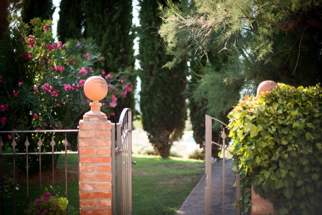 Agriturismo Palazzo Val Del Sasso Villastrada  Luaran gambar