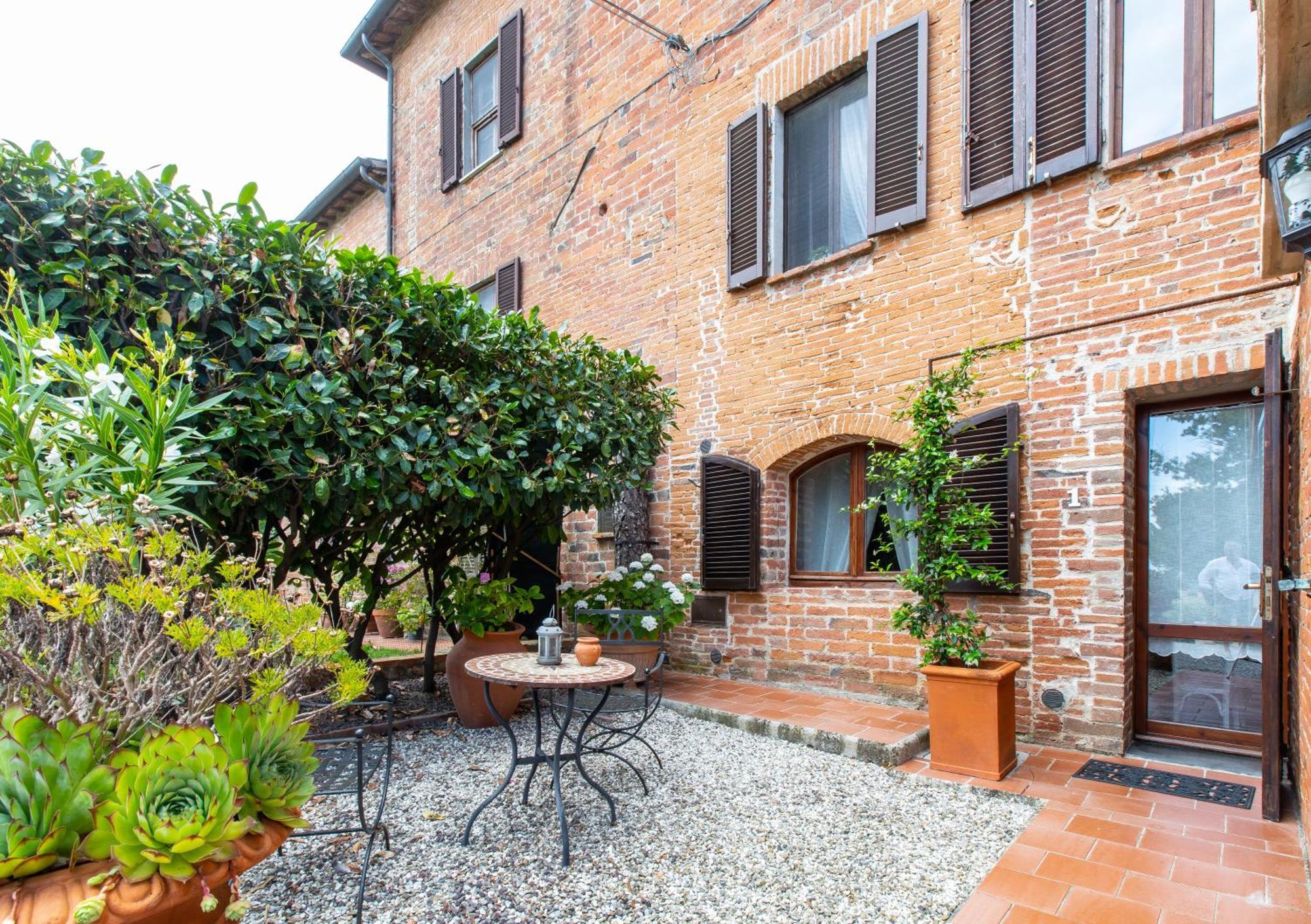 Agriturismo Palazzo Val Del Sasso Villastrada  Luaran gambar