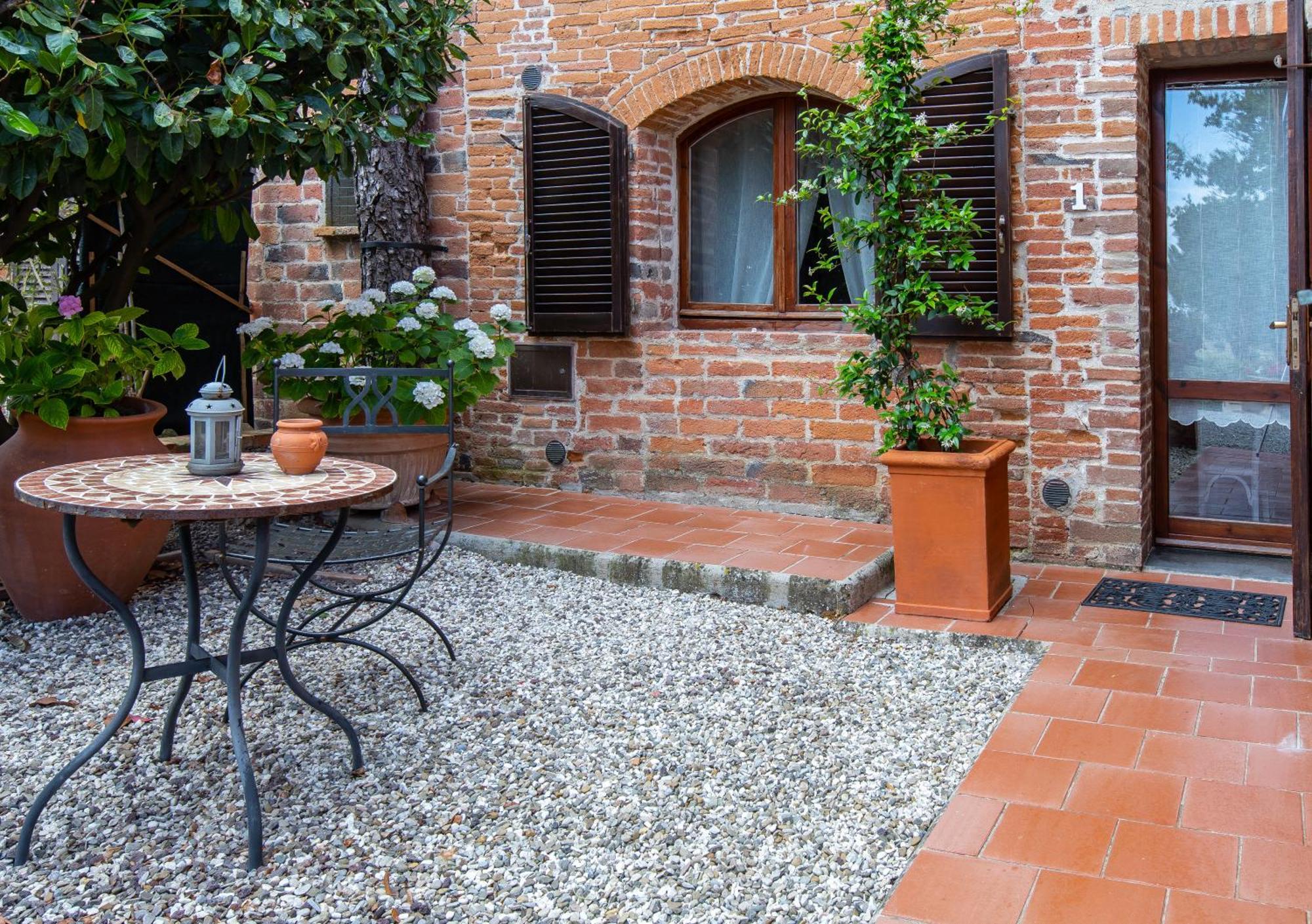 Agriturismo Palazzo Val Del Sasso Villastrada  Luaran gambar